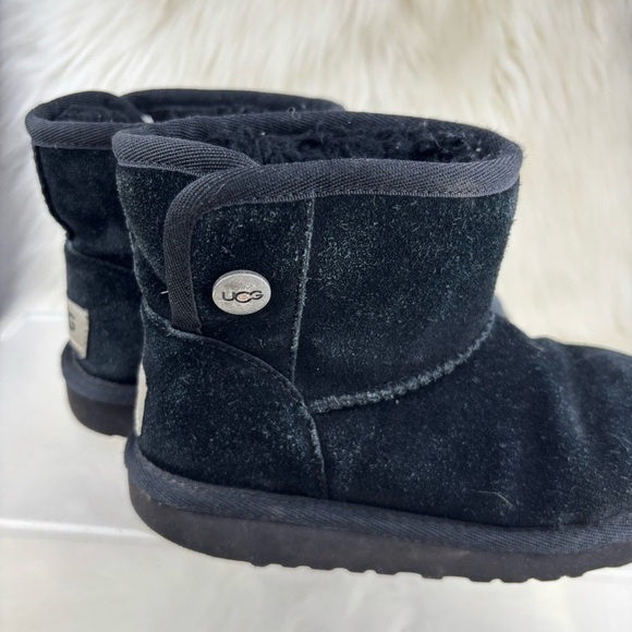 UGG WINTER BOOTS KIDS 11 SIZE - Picture 8 of 9